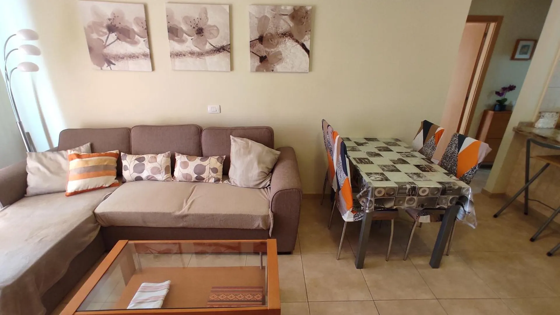 아파트 Atico-Apartamento, El Medano, Zona Surf, Terrazas, Vistas, Trastero Y Garaje