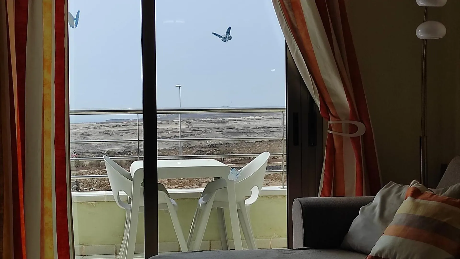 Atico-Apartamento, El Medano, Zona Surf, Terrazas, Vistas, Trastero Y Garaje 아파트