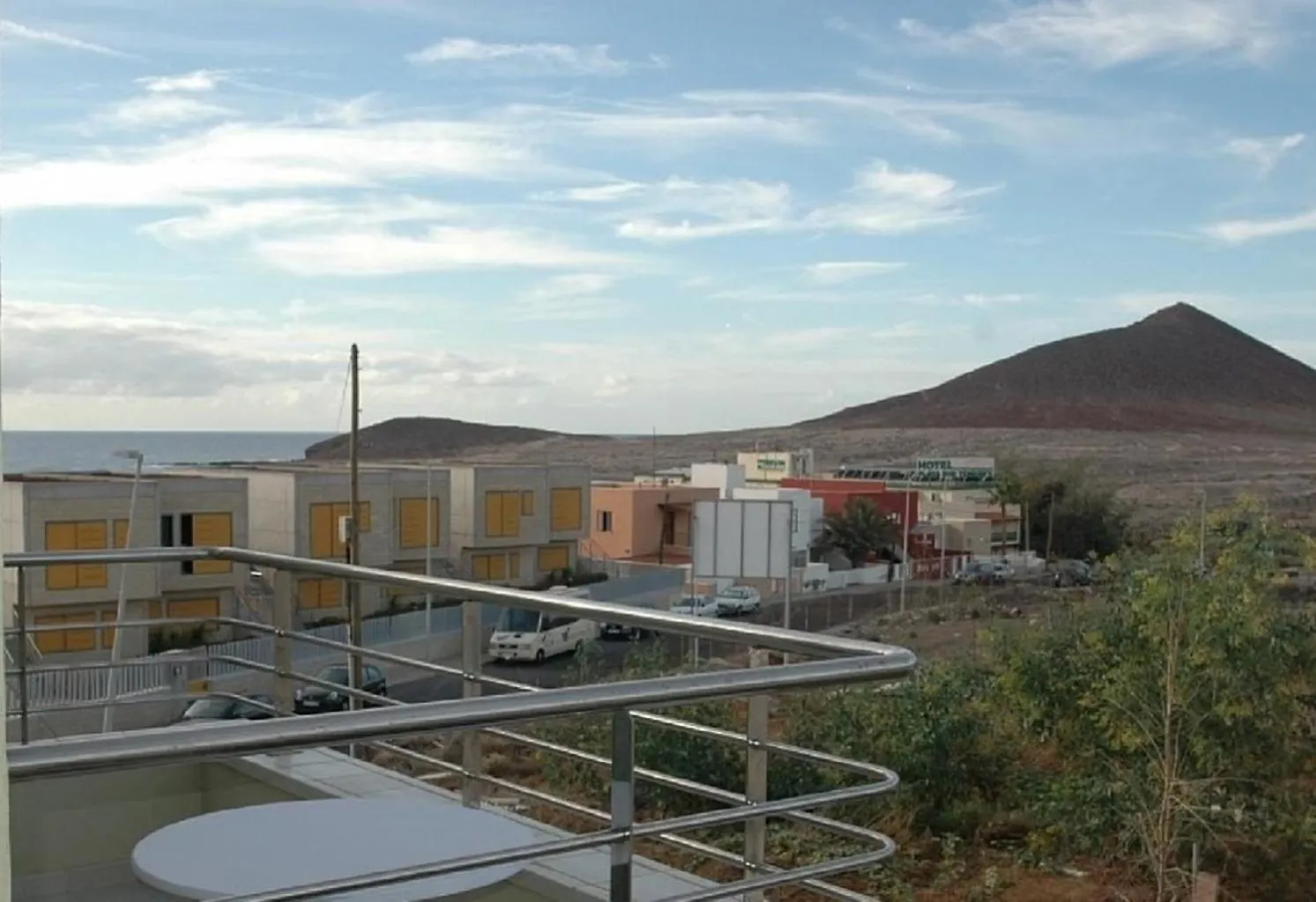 Atico-Apartamento, El Medano, Zona Surf, Terrazas, Vistas, Trastero Y Garaje 엘메다노