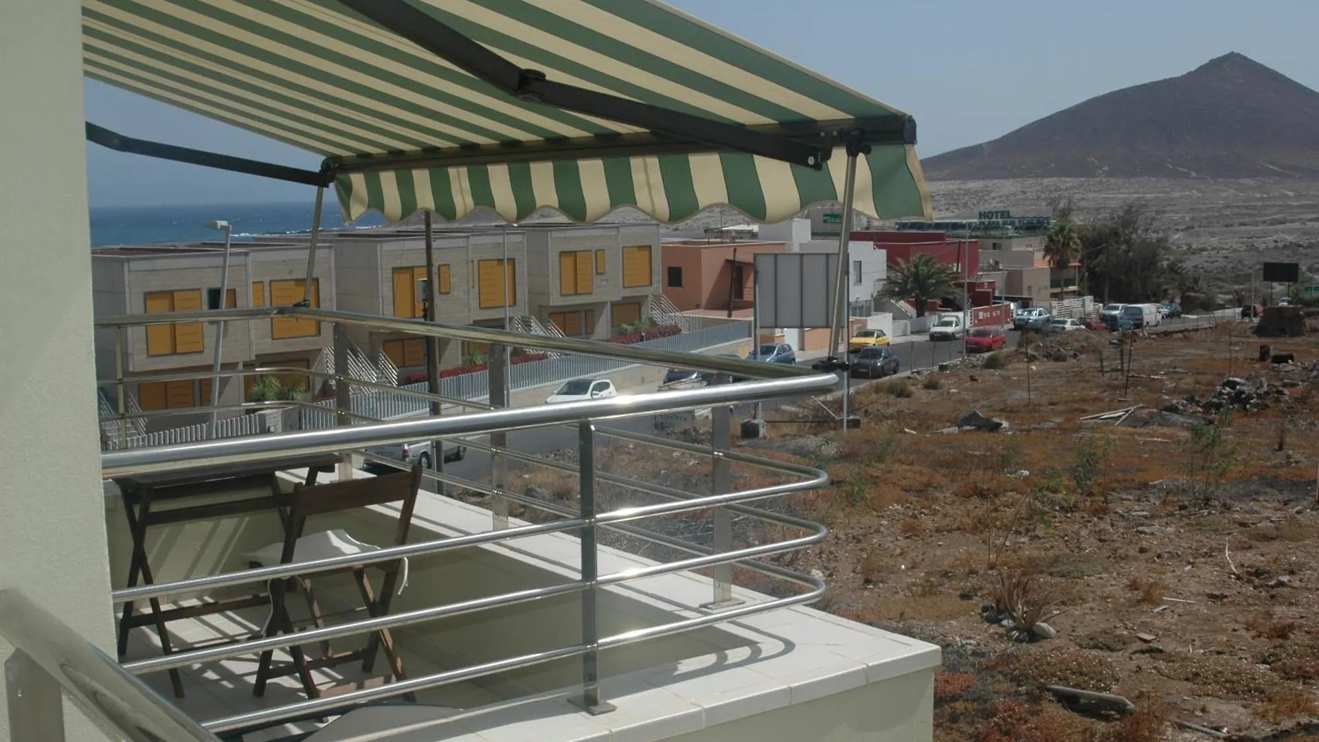 Atico-Apartamento, El Medano, Zona Surf, Terrazas, Vistas, Trastero Y Garaje